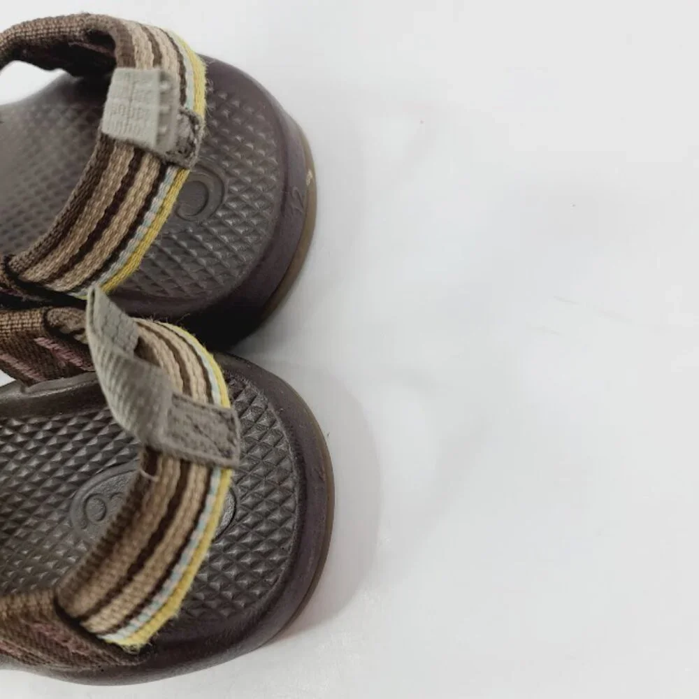 Chaco girl brown